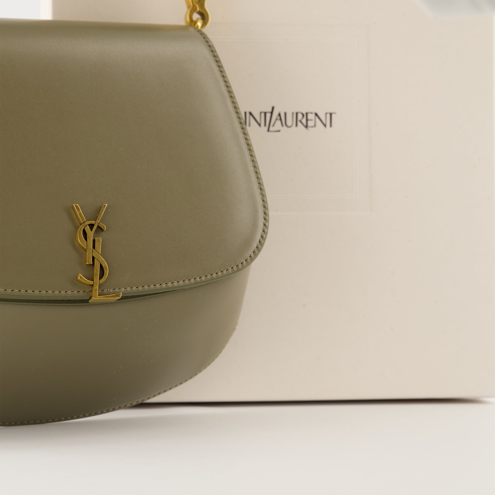 Immagine della mini borsa Voltaire del marchio Saint Laurent per Donna - Collezione Autunno-Inverno 2025 - Vista Dettagliata 3