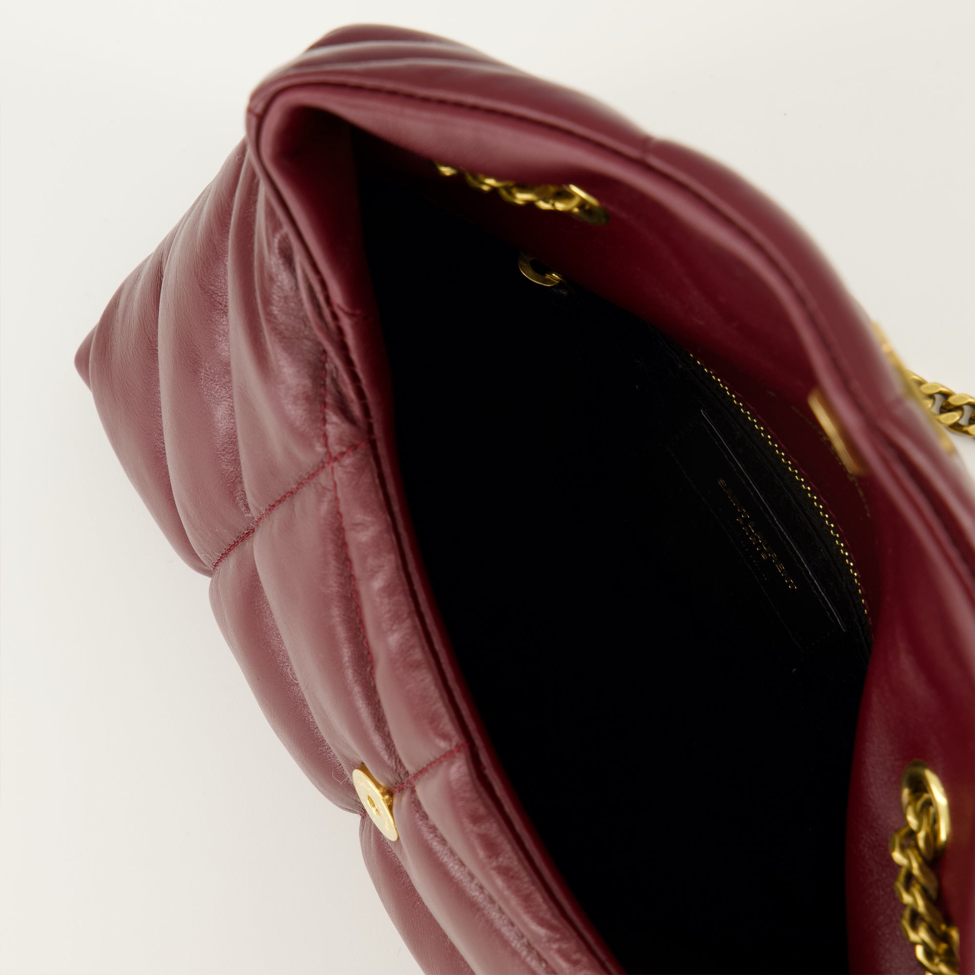 Image de l'article Sac Loulou Puffer brillant de la marque Saint Laurent pour Femme - Saison Automne-Hiver 2025 - Vue détaillée_3