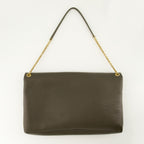 Imagen del artículo Pochette Cassandre XXL de la marca Saint Laurent para Mujeres - Temporada Otoño-Invierno 2025 - Vista Posterior