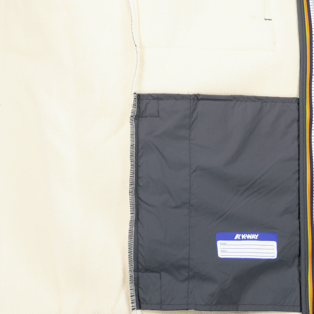 Bild des K-Way Unisex Samson 4.0 Orsetto Jackets - Herbst-Winter Saison 2025 - Detailansicht_1