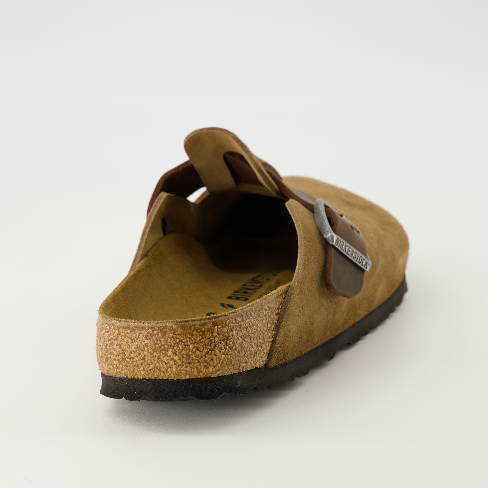 Image de l'article Mules Boston de la marque Birkenstock pour Homme - Saison Automne-Hiver 2025 - Vue trois quarts arrière droite
