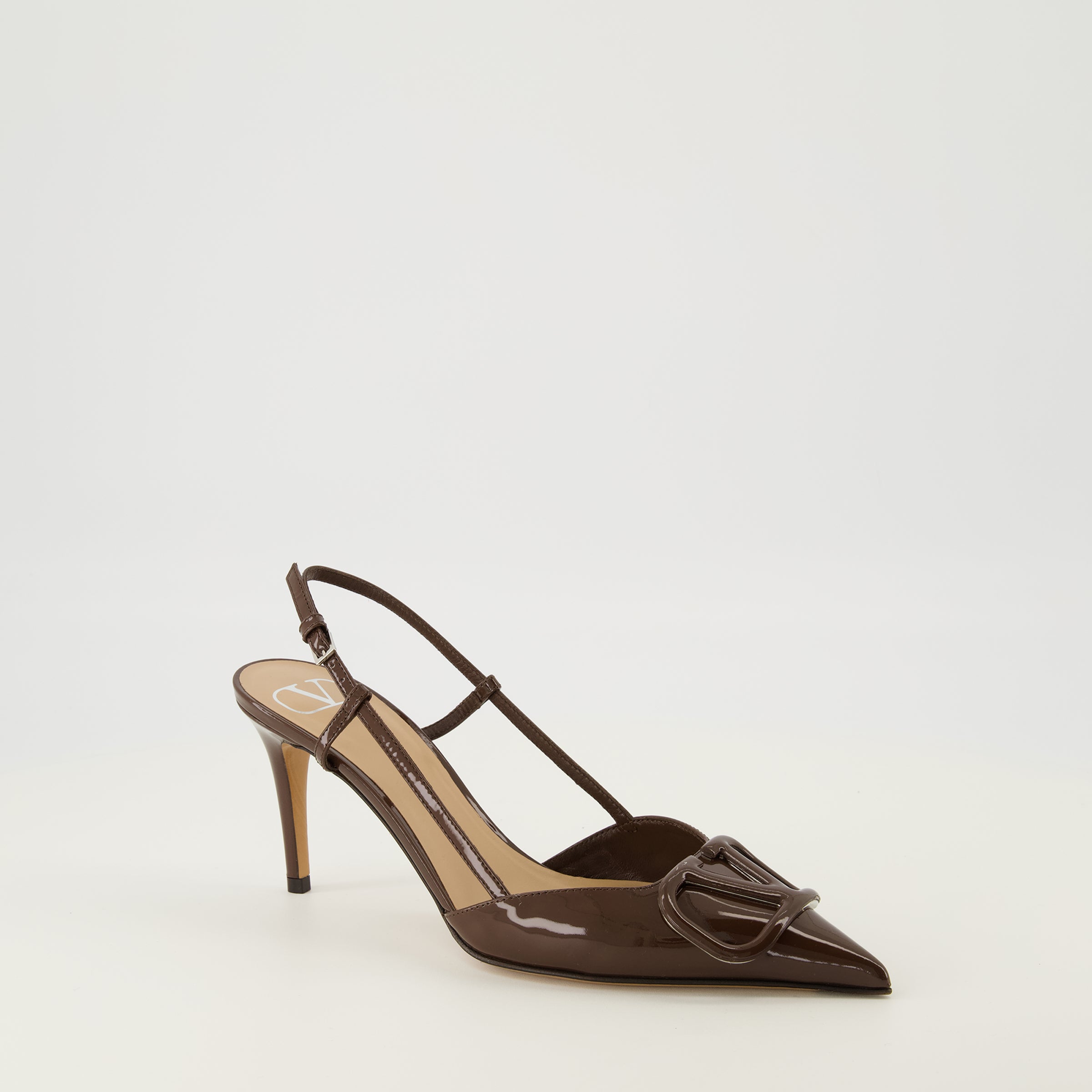 Image de l'article Escarpins VLogo de la marque Valentino Garavani pour Femme - Saison Automne-Hiver 2025 - Vue trois quarts avant droite