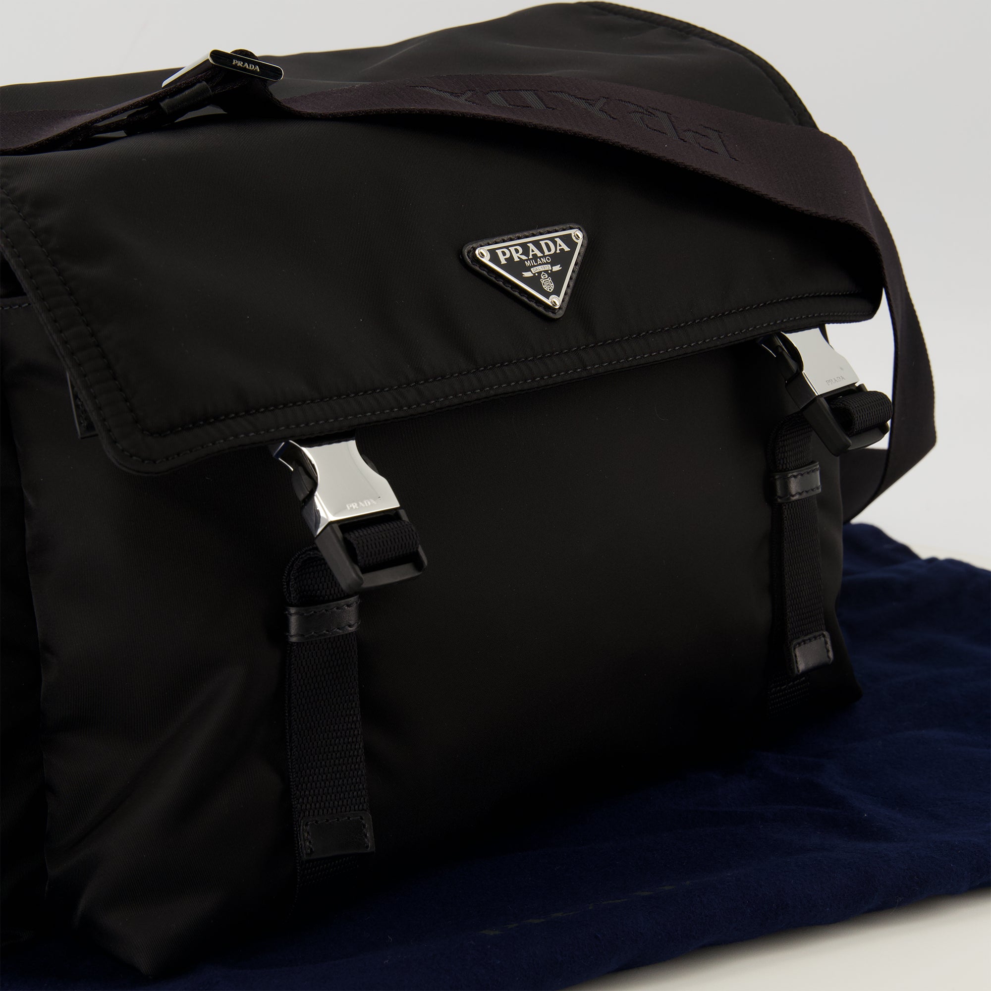 Explore Black Bag Prada - Men – myCompañero