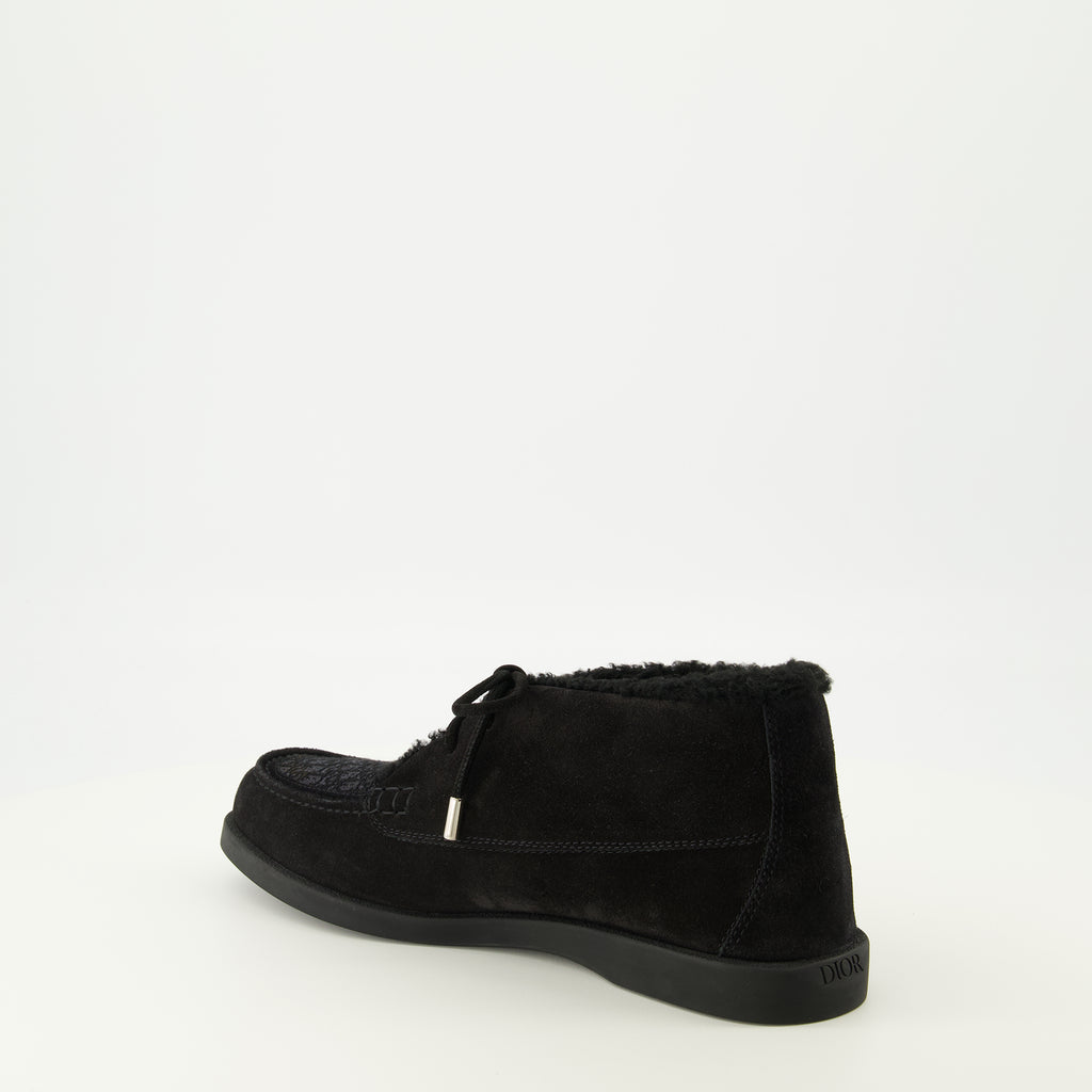 Image of the black Chukka boots from the brand Dior for Men - Spring-Summer 2026 - Back view