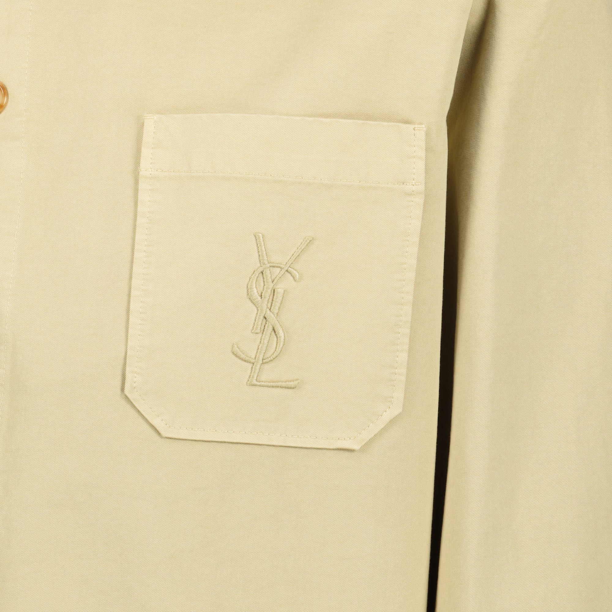 Immagine della camicia overshirt in cotone beige del marchio Saint Laurent per Uomo - Stagione Primavera-Estate 2026 - Vista Dettagliata_1
