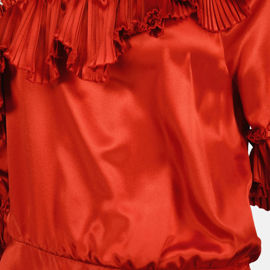 Imagen del artículo vestido rojo de satén con volantes de la marca Saint Laurent para mujer - Temporada Primavera-Verano 2026 - Vista detallada_2