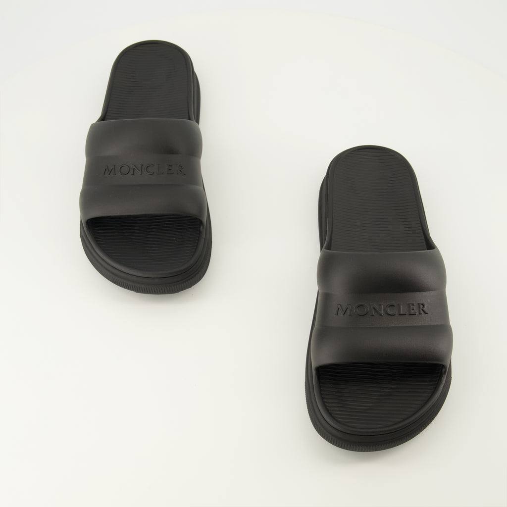 Image de l'article Sandales Altive noir en EVA de la marque Moncler pour Homme - Saison Printemps-Été 2026 - Vue de dessus paire de chaussure