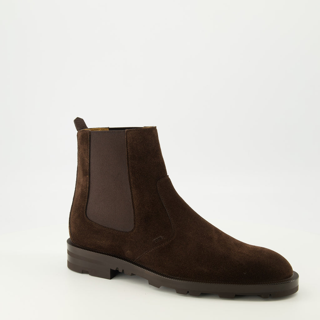 Imagen de las botines Chelsea marrones de la marca Dior para Hombre - Temporada Primavera-Verano 2026 - Vista en tres cuartos frontal derecha