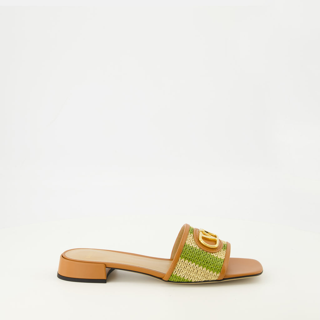 Imagen de las Sandalias Vlogo de rafia en beige y verde de la marca Valentino Garavani para Mujer - Temporada Primavera-Verano 2026 - Vista lateral derecha