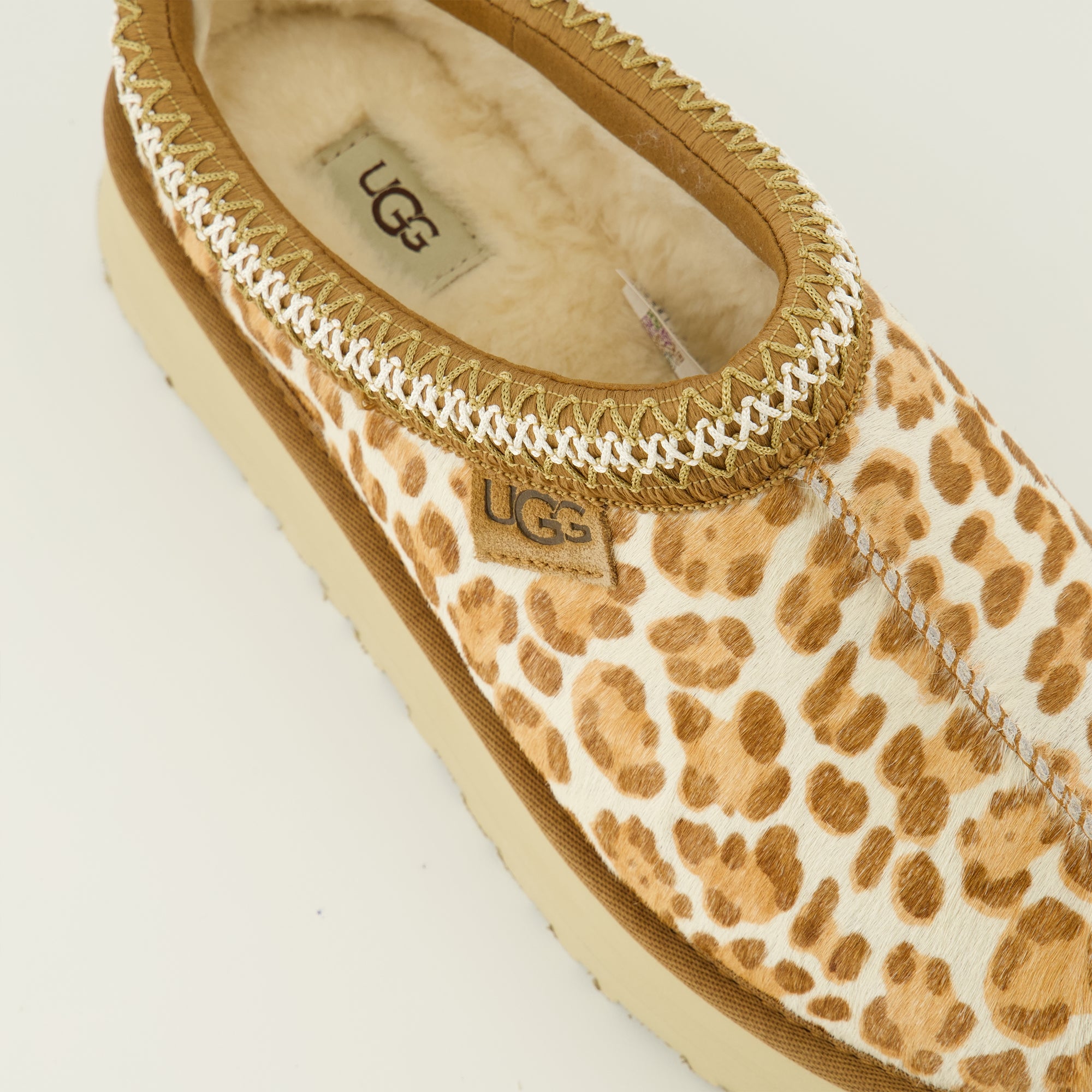 Image of the Ugg brand Leopard Tazz Plains Mules for Women - Spring-Summer 2026 Season - Detailed top view