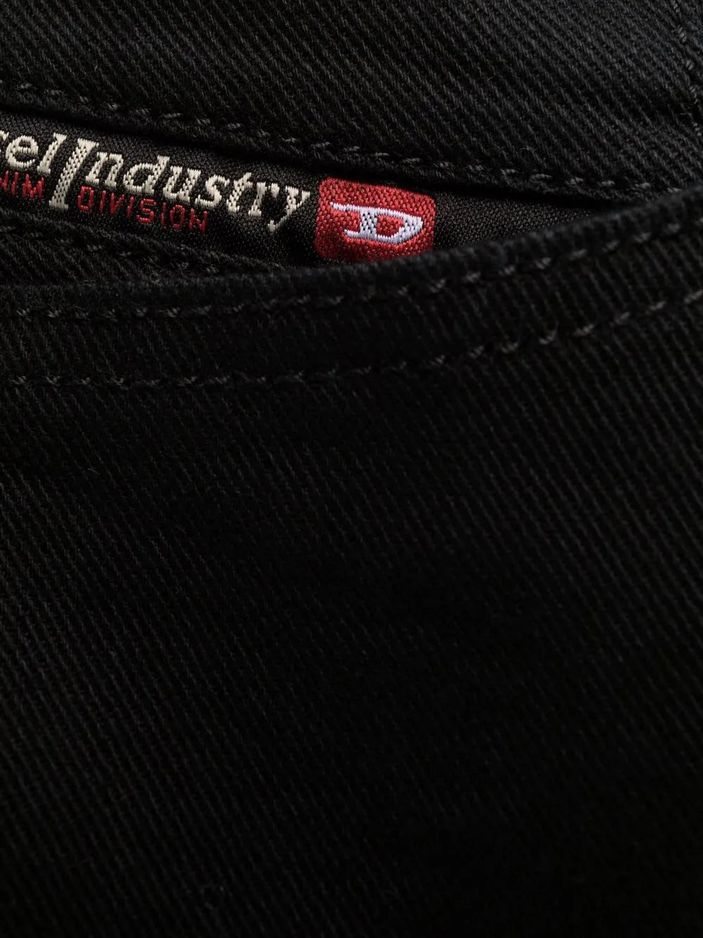 Image de l'article Jean Sleenker 1979 L.32 de la marque Diesel pour Homme - Saison Automne-Hiver 2025 - Vue détaillée_8