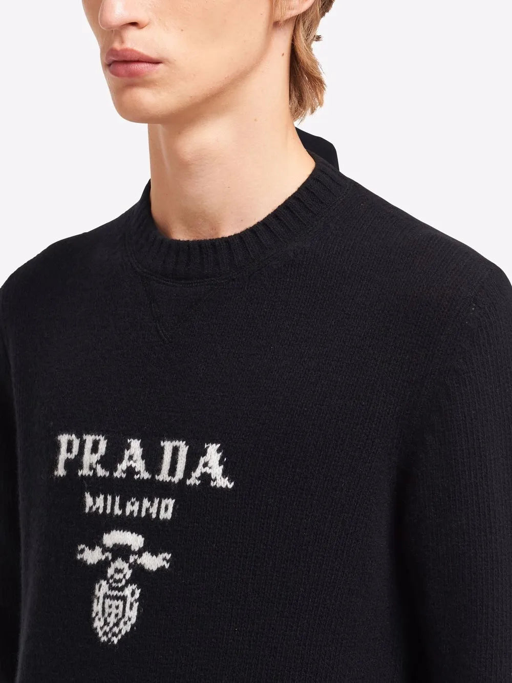 Immagine del maglione in lana e cachemire Prada per Uomo - Stagione Autunno-Inverno 2025 - Vista Dettagliata_5