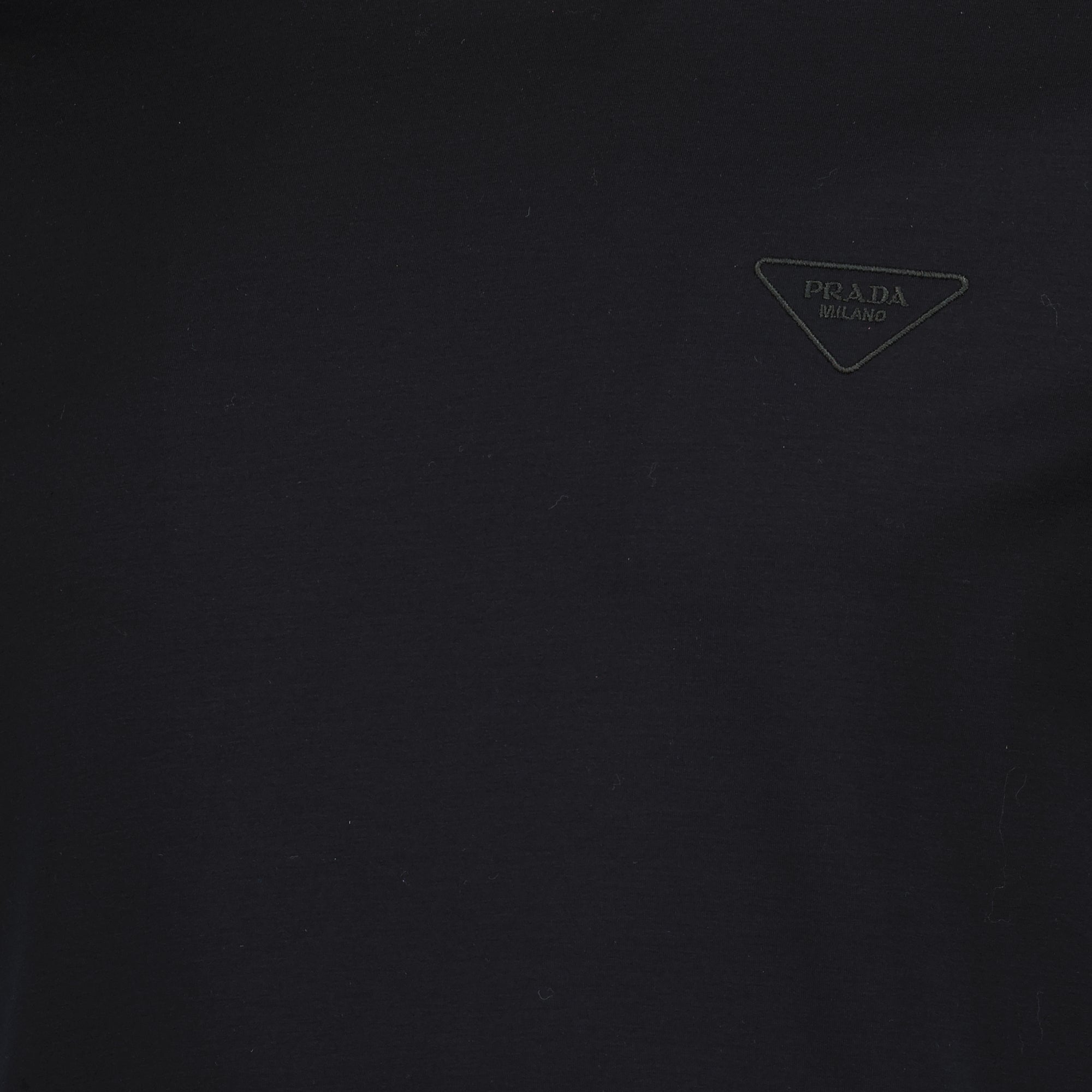 Image de l'article T-shirt à logo noir de la marque Prada pour Homme - Saison Printemps-Été 2026 - Vue détaillée_1
