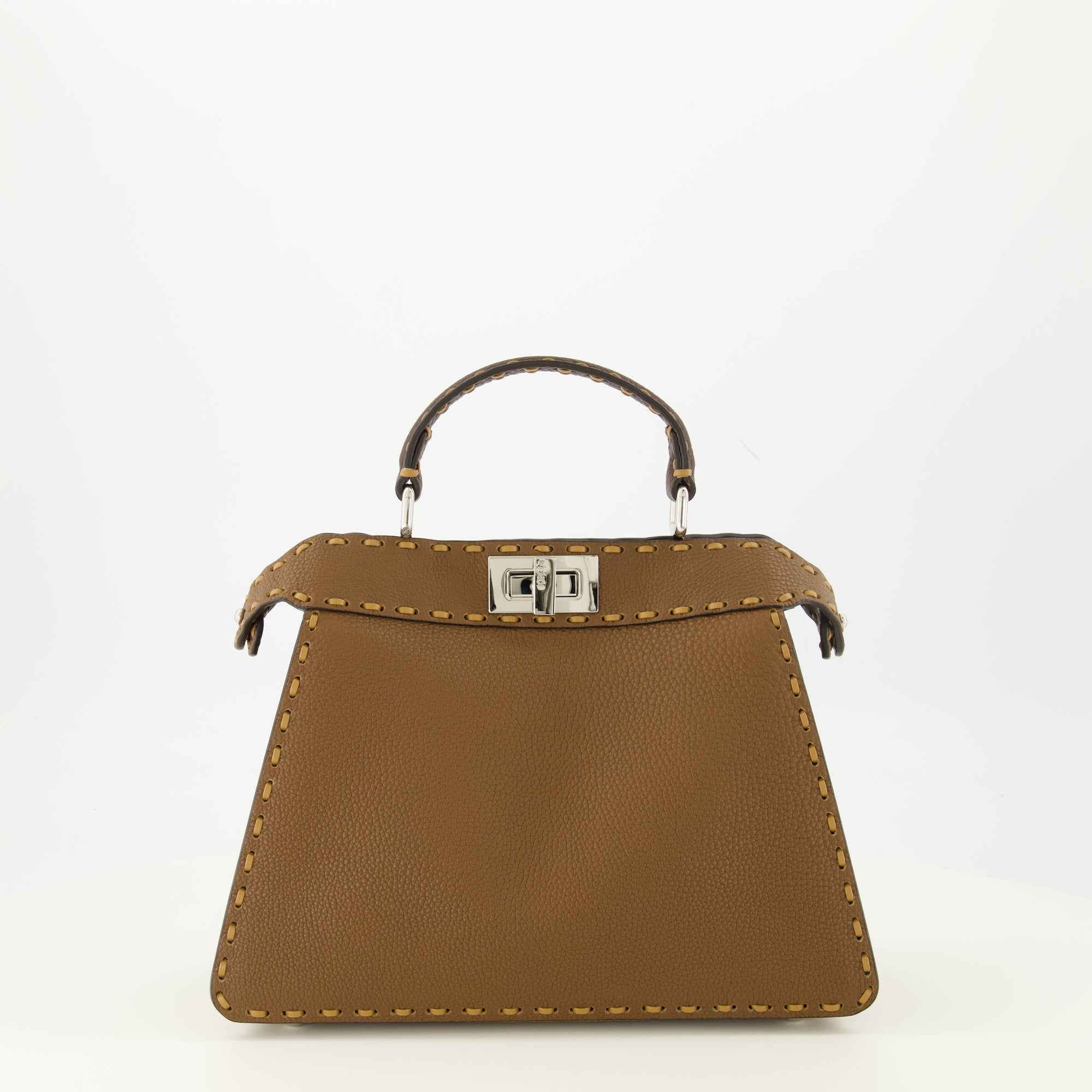 여성을 위한 Fendi 브랜드의 Peekaboo ISeeU 아이템 이미지 - 2025 가을-겨울 시즌 - 뒷모습