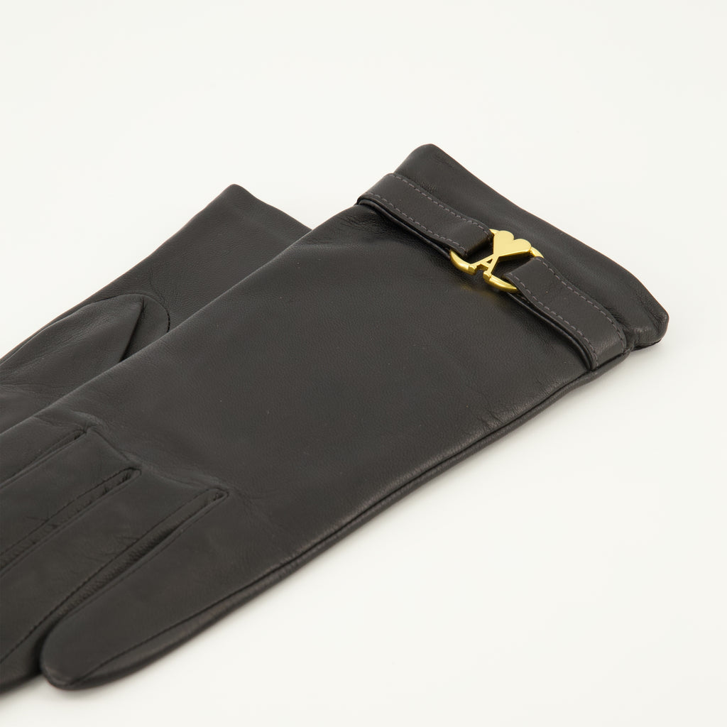 Image of the Ami PARIS brand leather gloves for women - Fall-Winter 2025 season - Detailed view_2