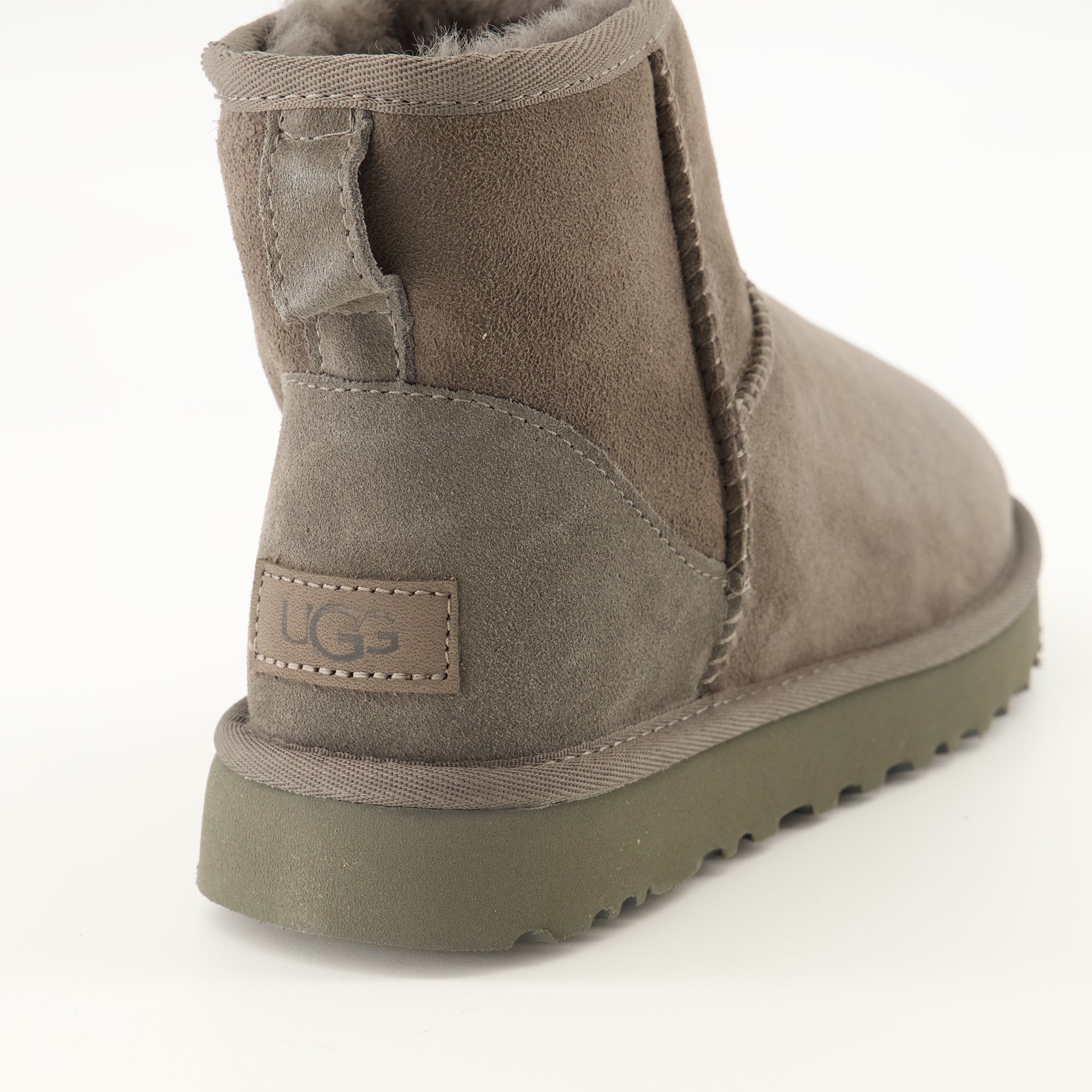 Bottines Klassische Mini II Graue Stiefel Ugg Gris Femme