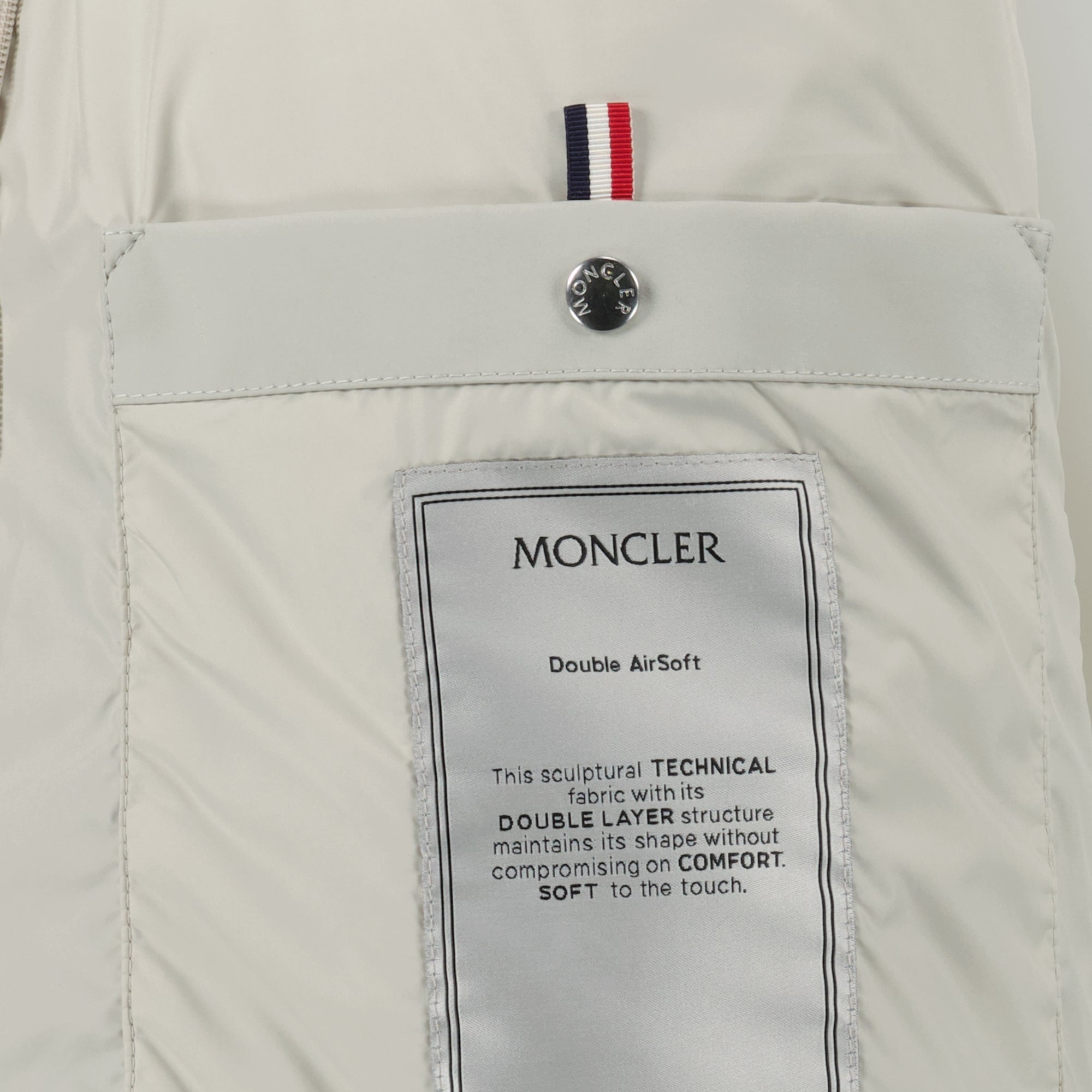 Image of the Bomber Epinal article by Moncler for Men - Autumn-Winter 2025 - Detailed View 5