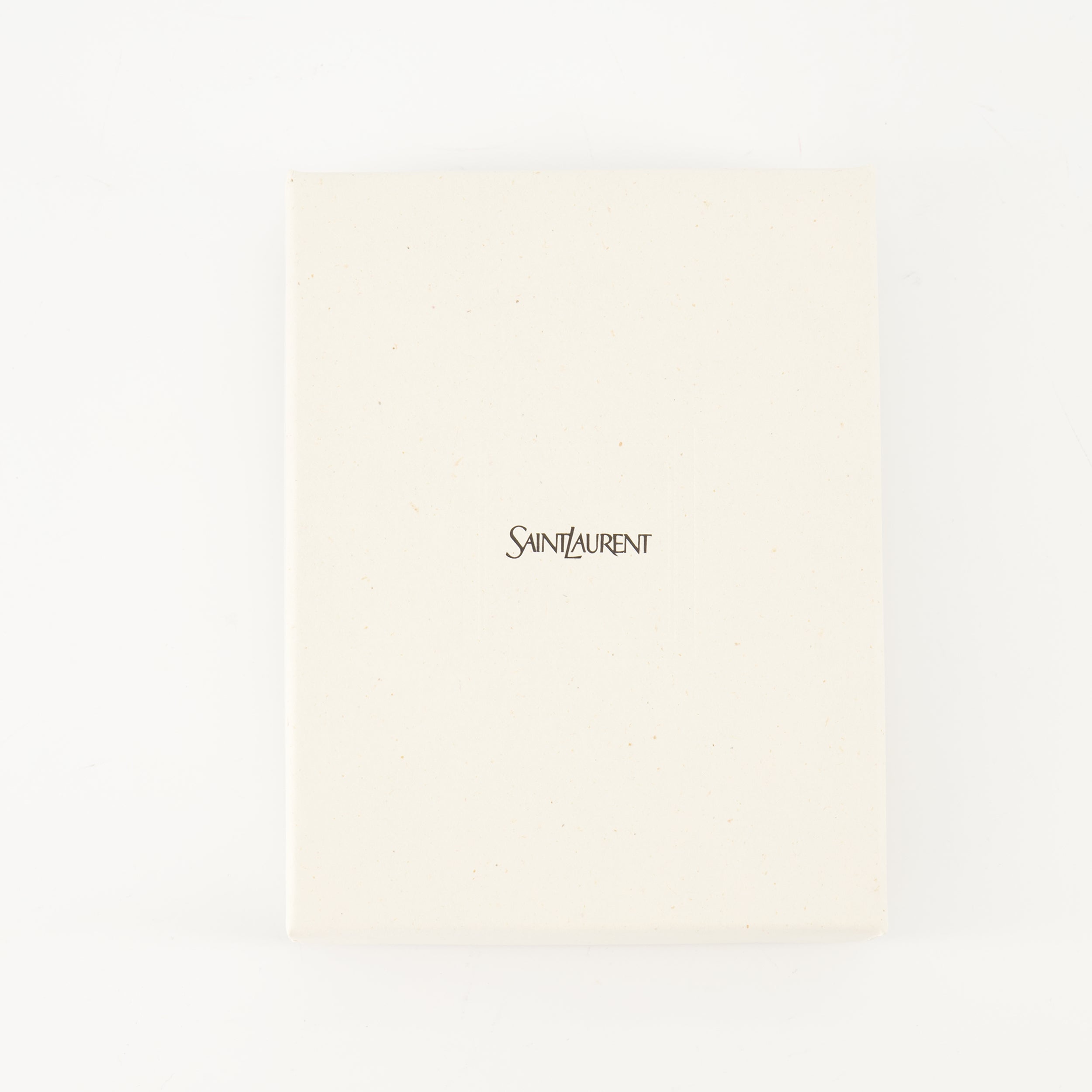 Imagem do porta-cartões Saint Laurent Paris para Homem - Temporada Outono-Inverno 2025 - Vista Detalhada_3