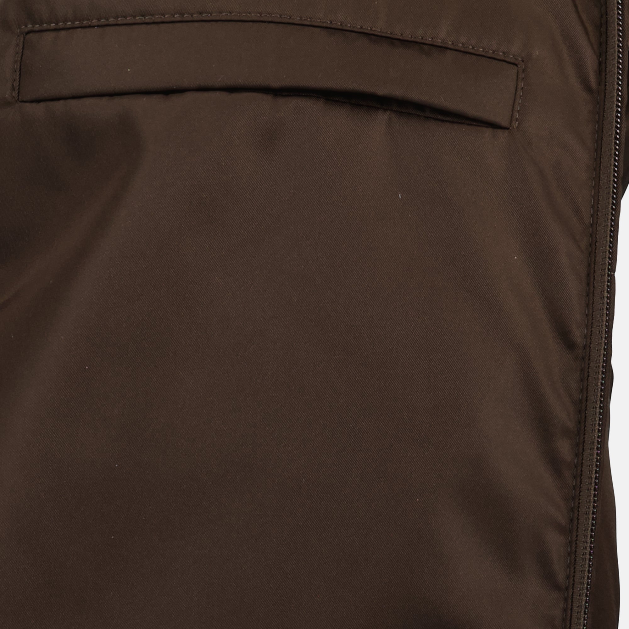 Immagine della giacca a imbottitura in nylon di Prada per uomo - Autunno-Inverno 2025 - Vista Dettagliata_6