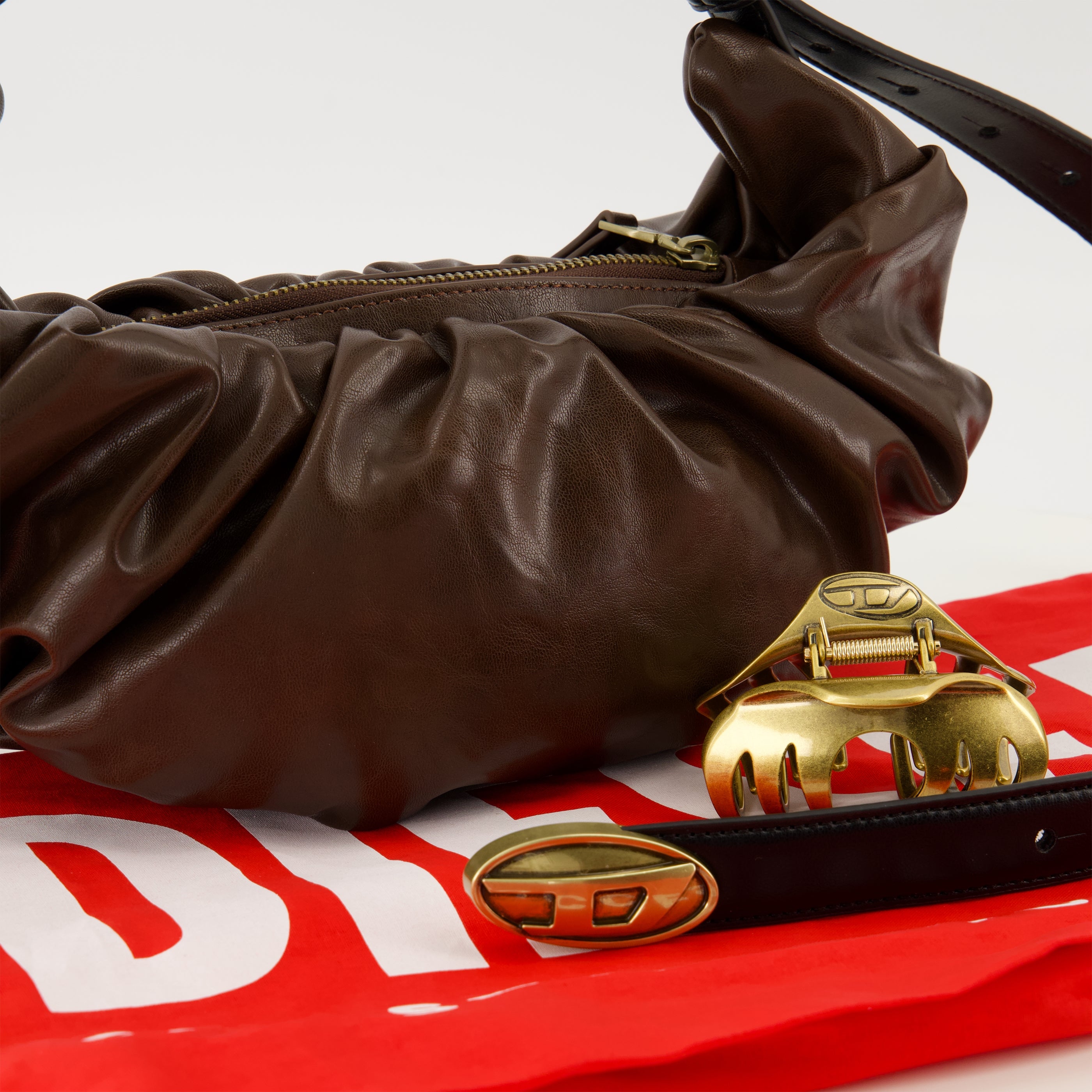 Imagem do artigo saco hobo Grab-D marrom da marca Diesel para Mulheres - Temporada Primavera-Verão 2026 - Vista Detalhada_2