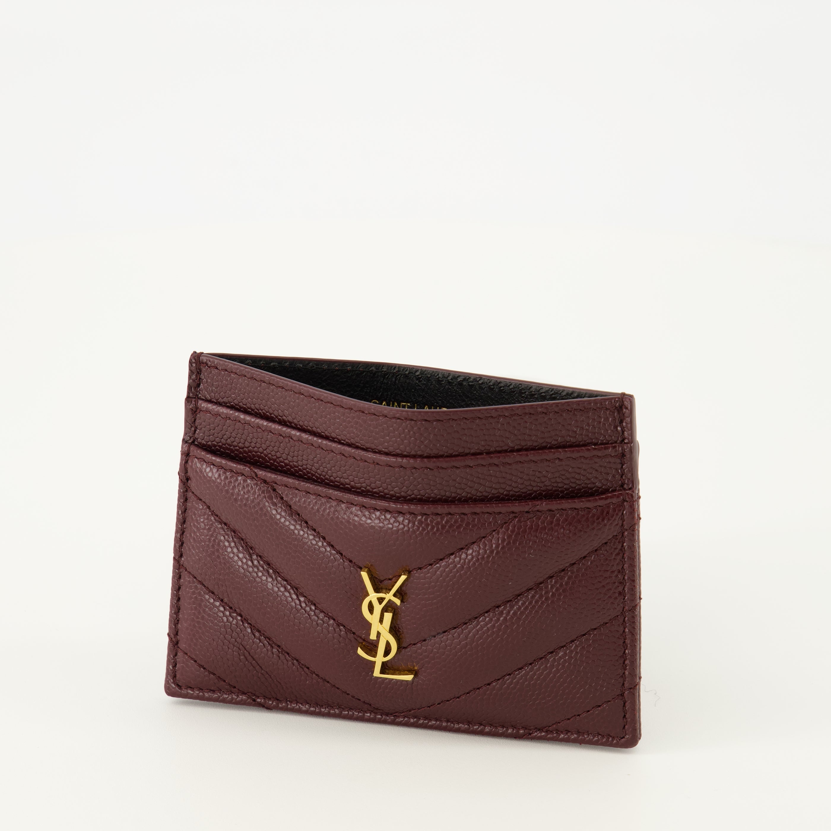 Image de l'article Porte-cartes Cassandre en cuir bordeaux de la marque Saint Laurent pour Femme - Saison Printemps-Été 2026 - Vue détaillée_2
