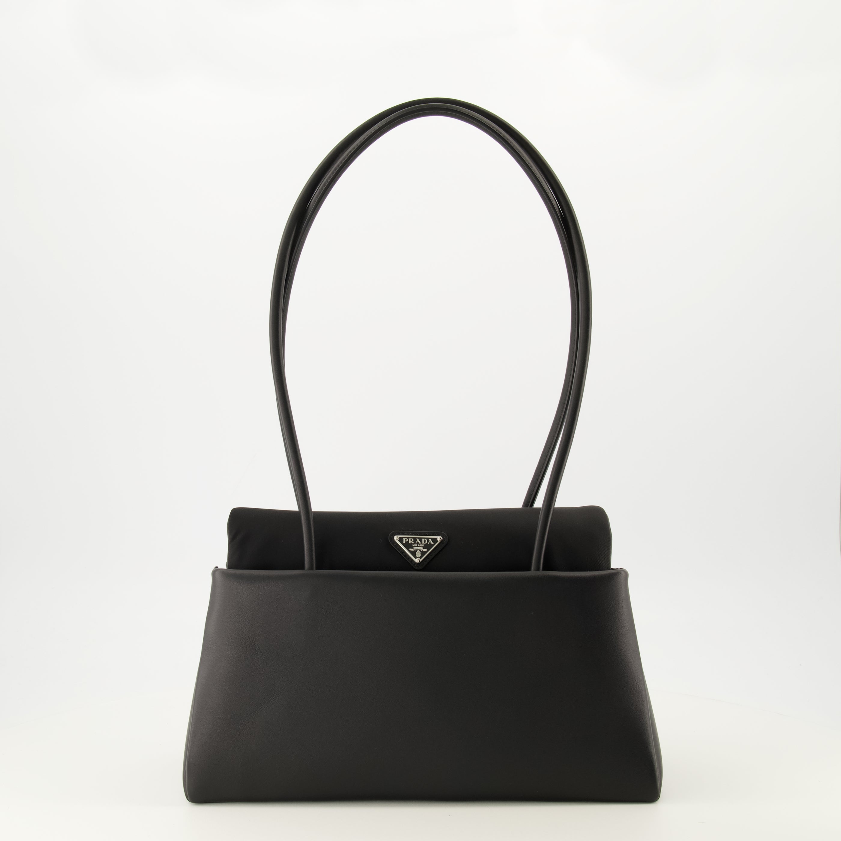 Sacs à main et épaule 블랙 레더와 리-나일론으로 만든 미디엄 패세지 백 Prada Noir Femme