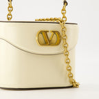 Sacs seau Sac seau Vanity-Case Valentino Garavani Blanc Femme