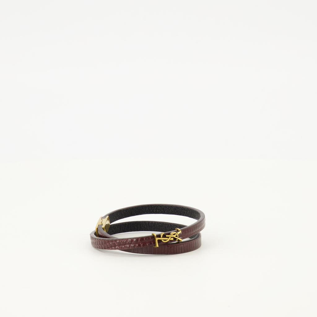 Immagine del bracciale a doppio giro bordeaux effetto coccodrillo del marchio Saint Laurent per Donna - Stagione Autunno-Inverno 2025 - Vista Dettagliata_2