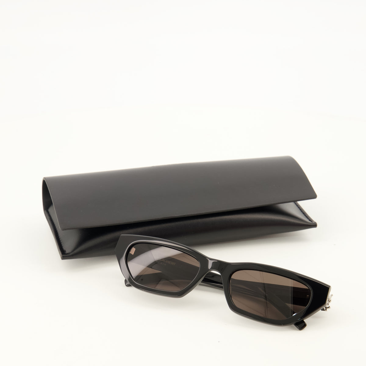 Lunettes SL M126 Schwarze Sonnenbrille Saint Laurent Noir Femme