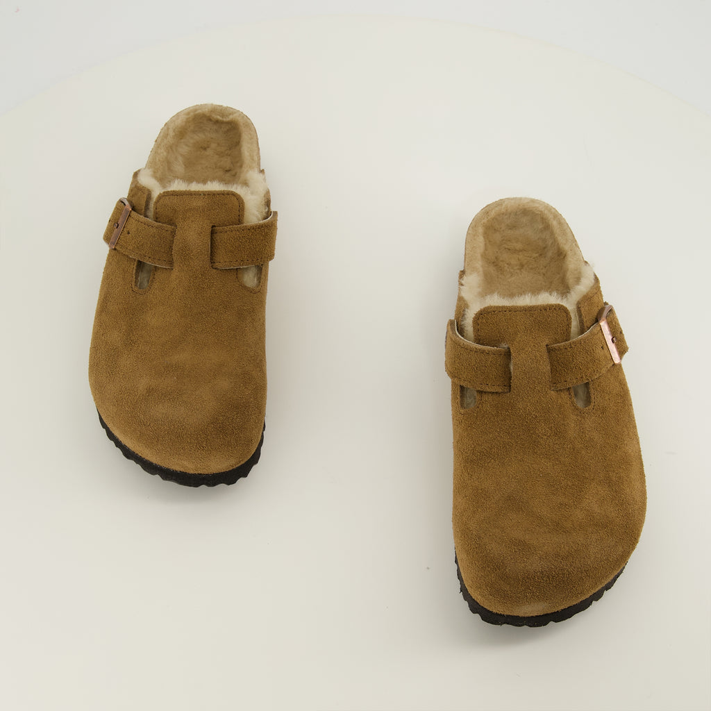 Chaussures ouvertes Mules Boston à fourrure marron Birkenstock Marron Unisexe