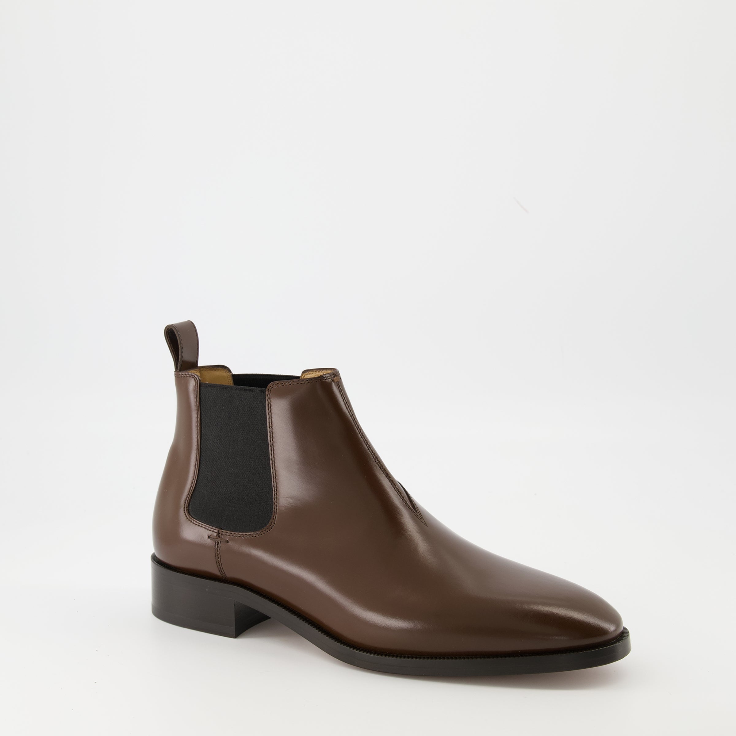 Image de l'article Bottines Pas Des Dieux de la marque Valentino Garavani pour Homme - Saison Automne-Hiver 2025 - Vue trois quarts avant droite