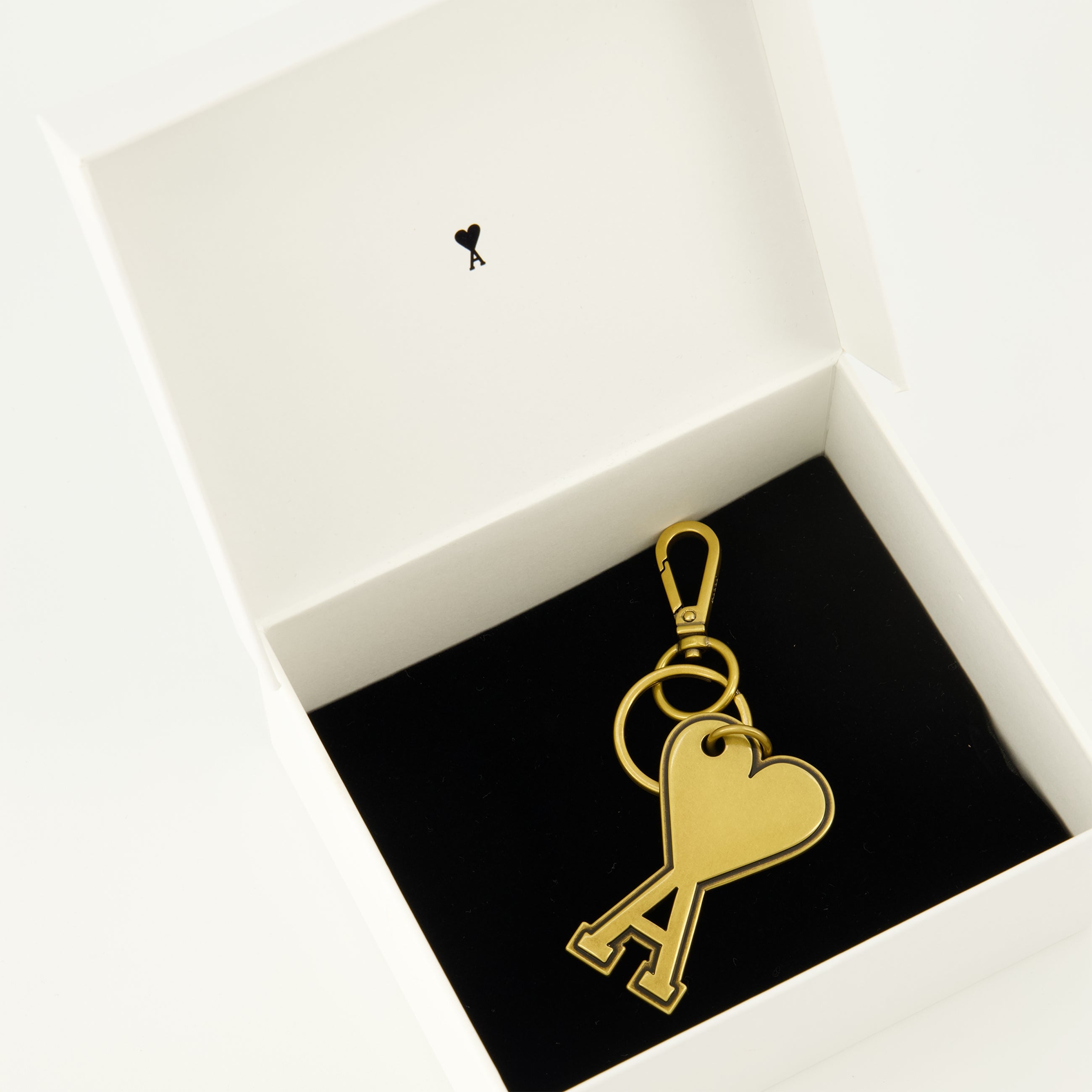 Bild des Artikels Metall Herz Schlüsselanhänger von Ami PARIS für Unisex - Frühling-Sommer 2026 - Detaillierte Ansicht_3