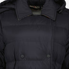 Imagen del abrigo largo de plumón de la marca Burberry para mujer - Temporada Otoño-Invierno 2025 - Vista detallada_1