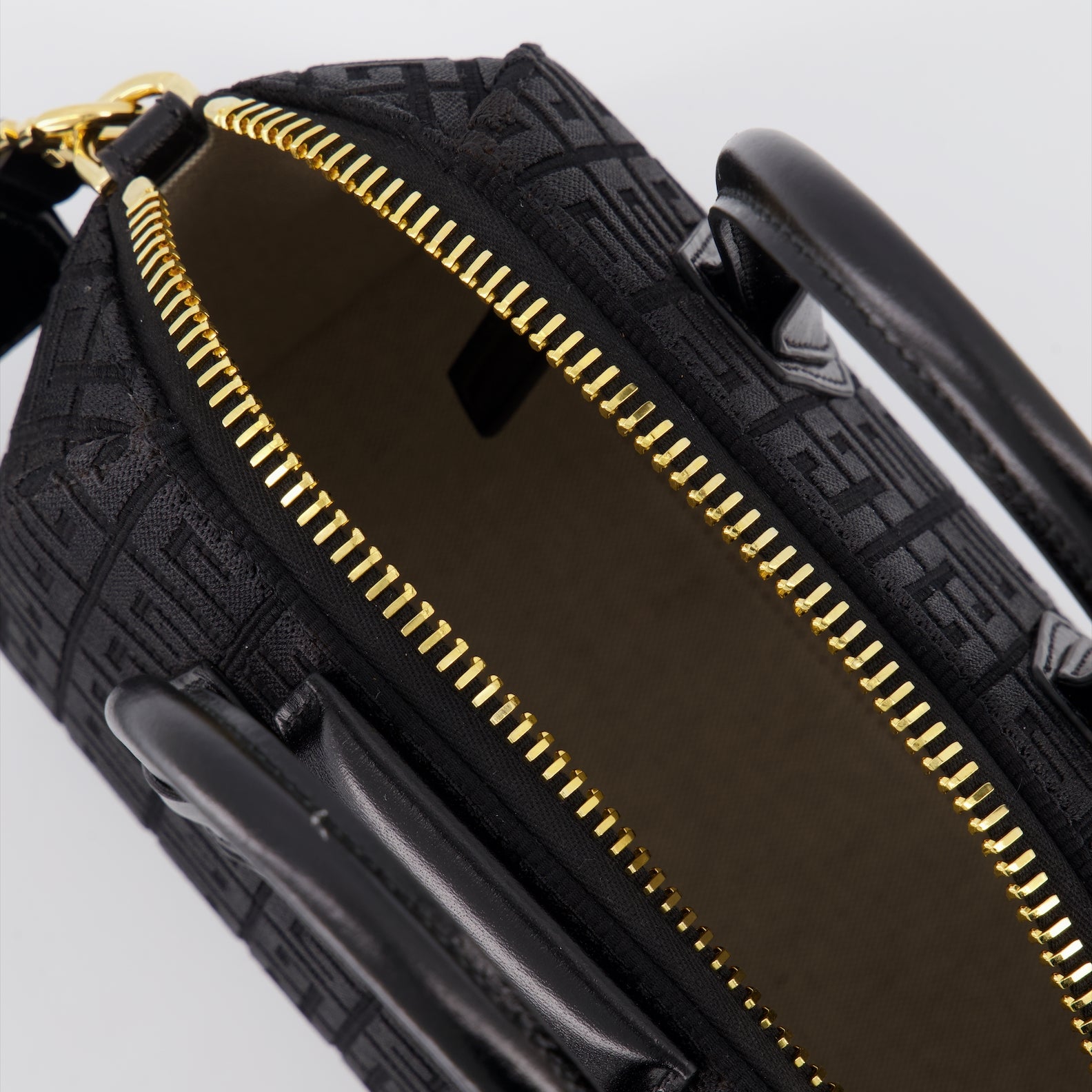 ハンドバッグ・ショルダーバッグ BB500JB18Z 001 black Givenchy 黒 Femme