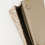 Handtaschen und schultertaschen Baguette Geldbörse mit Kette Fendi Beige Femme