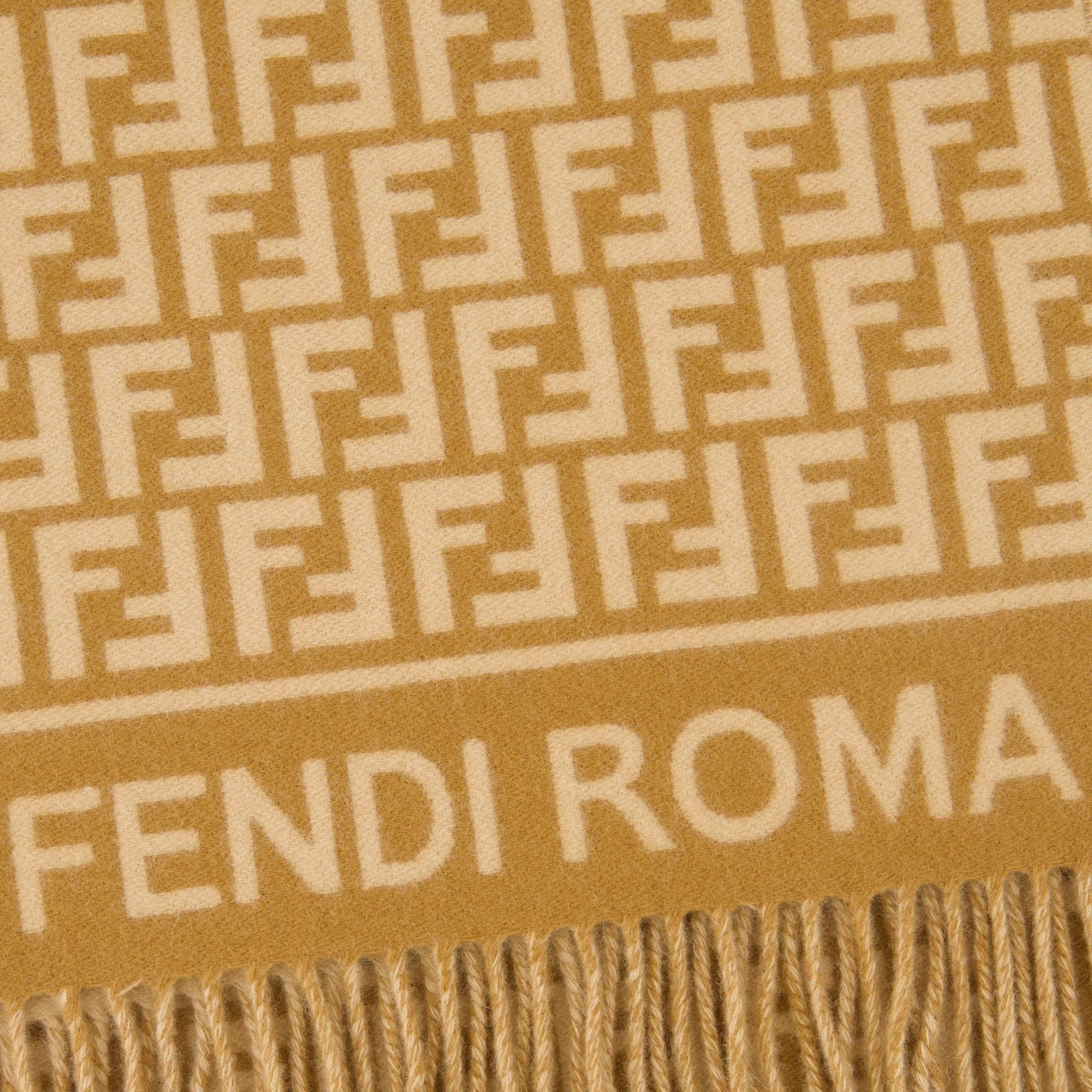 여성을 위한 Fendi 브랜드의 FF 갈색 스카프 이미지 - 2025 가을-겨울 시즌 - 상세 보기_3