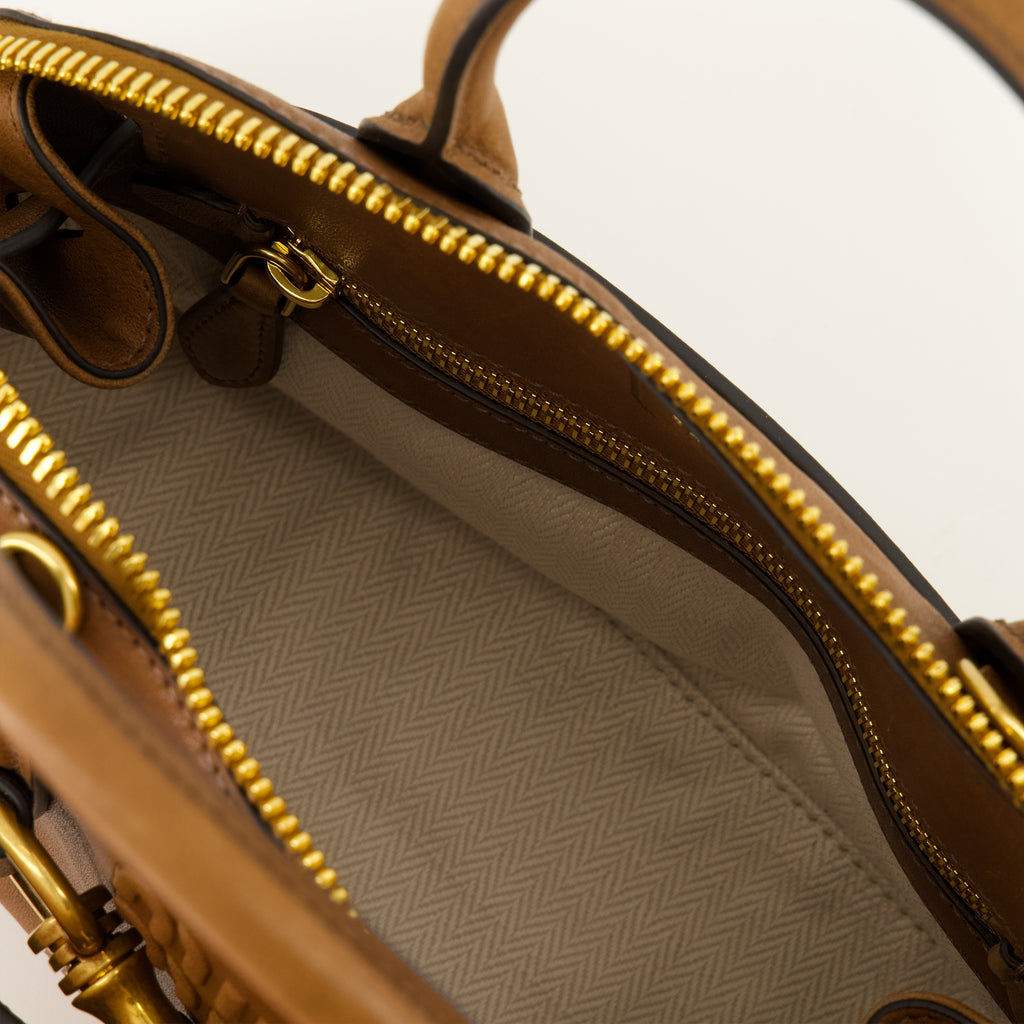 Sacs à main et épaule Sac Aventure en cuir marron Miu Miu Marron Femme