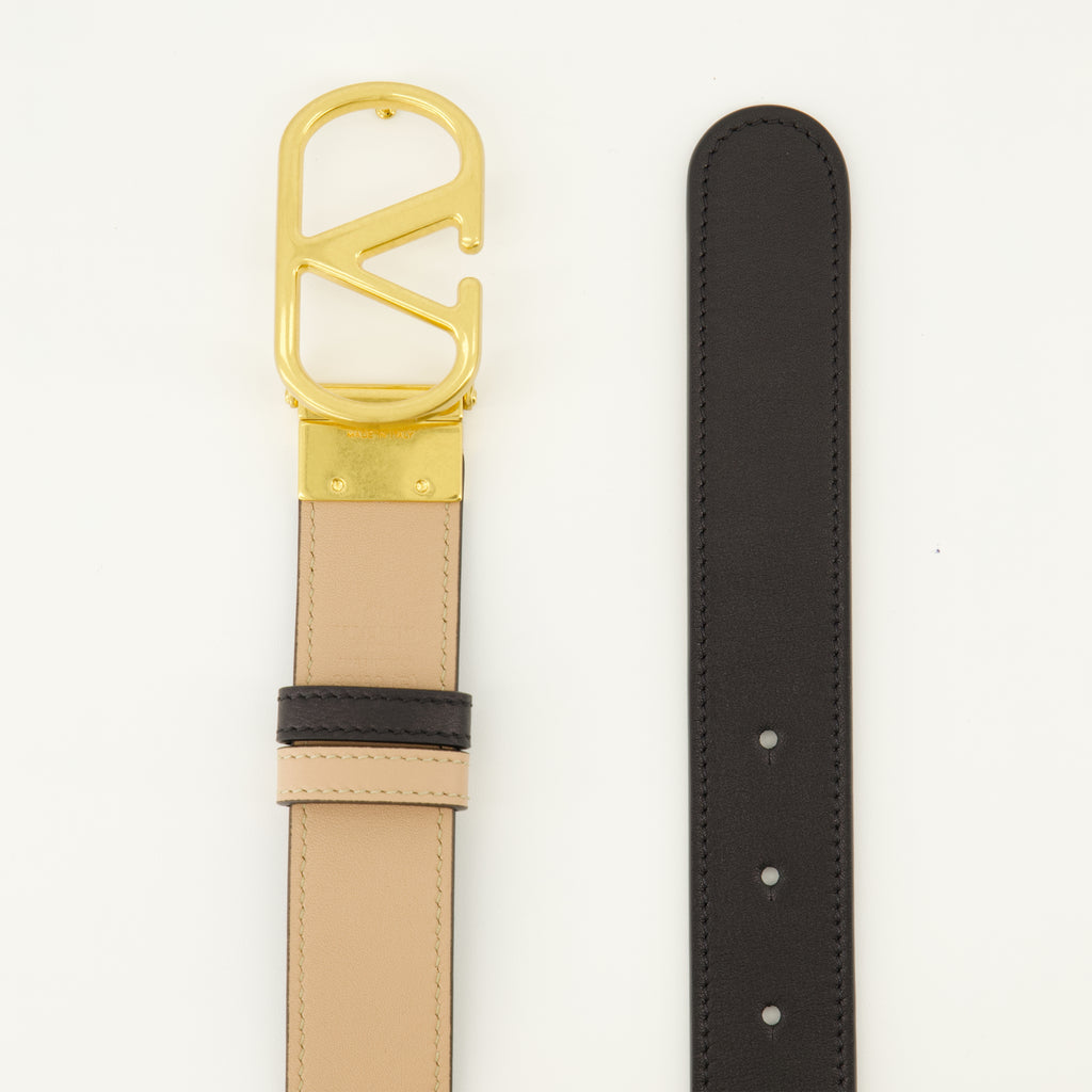 Imagen del artículo Cinturón VLogo reversible en negro y beige de 30 mm de la marca Valentino Garavani para Mujer - Temporada Primavera-Verano 2026 - Vista Detallada_4