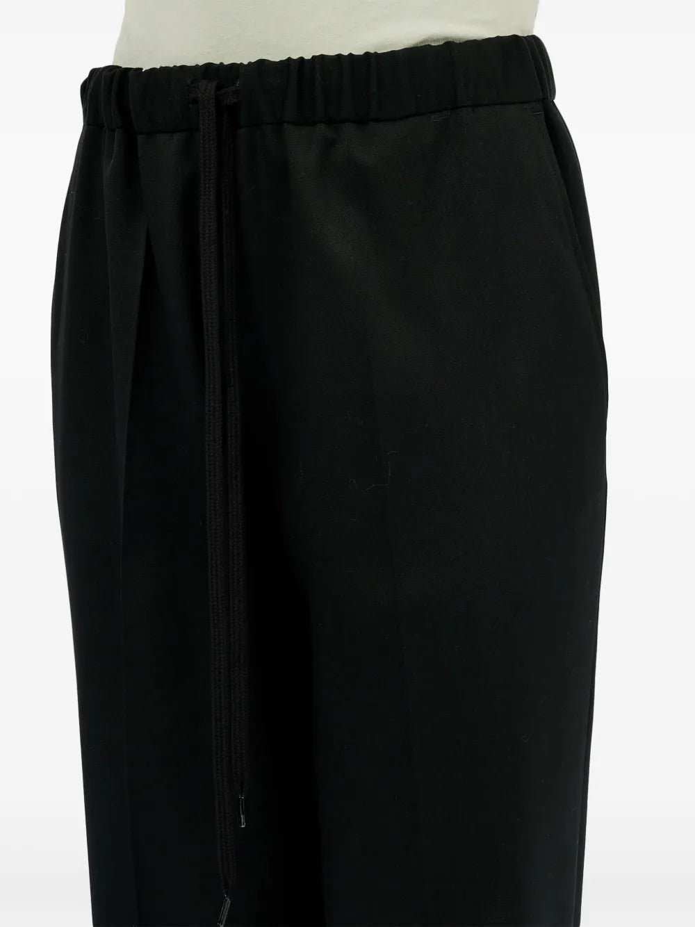 Image de l'article Pantalon en laine de la marque Mm6 pour Femme - Saison Automne-Hiver 2025 - Vue détaillée_8