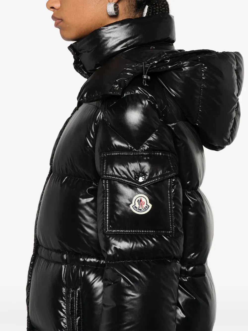 Immagine della lunga piumino Cavettaz del marchio Moncler per donna - Stagione Autunno-Inverno 2025 - Vista Dettagliata 5
