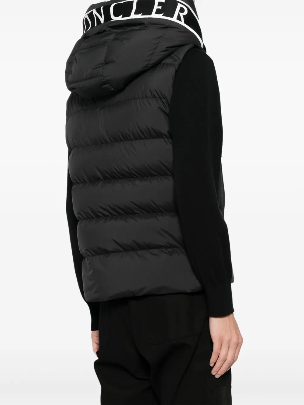 Image of the Moncler Cardamine sleeveless down jacket for men - Autumn-Winter season 2025 - Detailed view_3