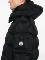 Imagem do artigo Doudoune Maya 70 da marca Moncler para Homem - Temporada Outono-Inverno 2025 - Vista Detalhada_5
