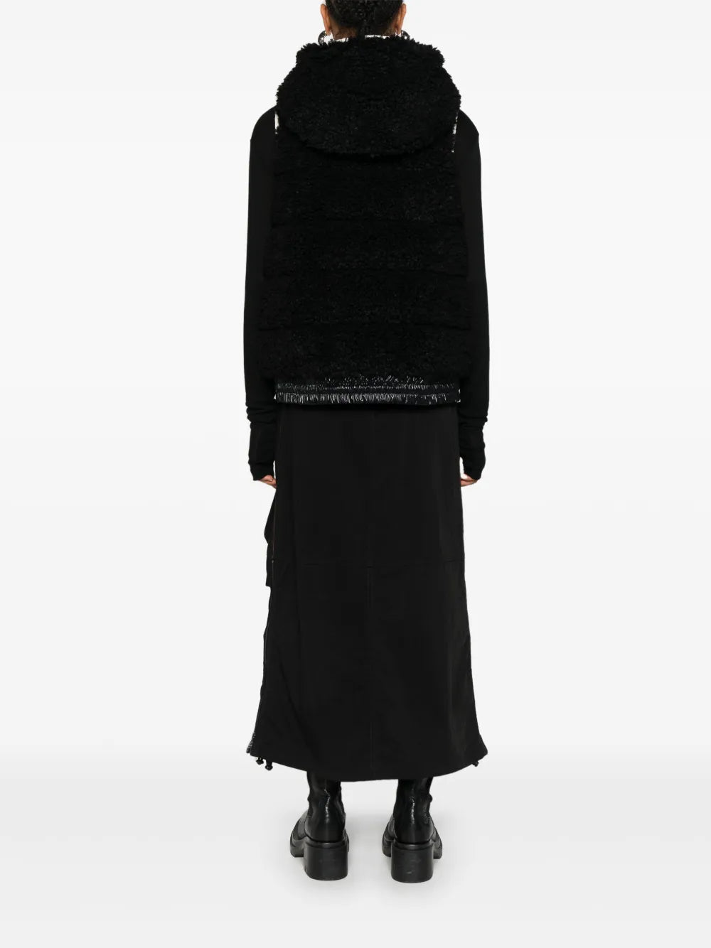 Bild des ärmellosen Mantels der Marke Moncler Grenoble für Damen - Herbst-Winter 2025 - Detailansicht_4