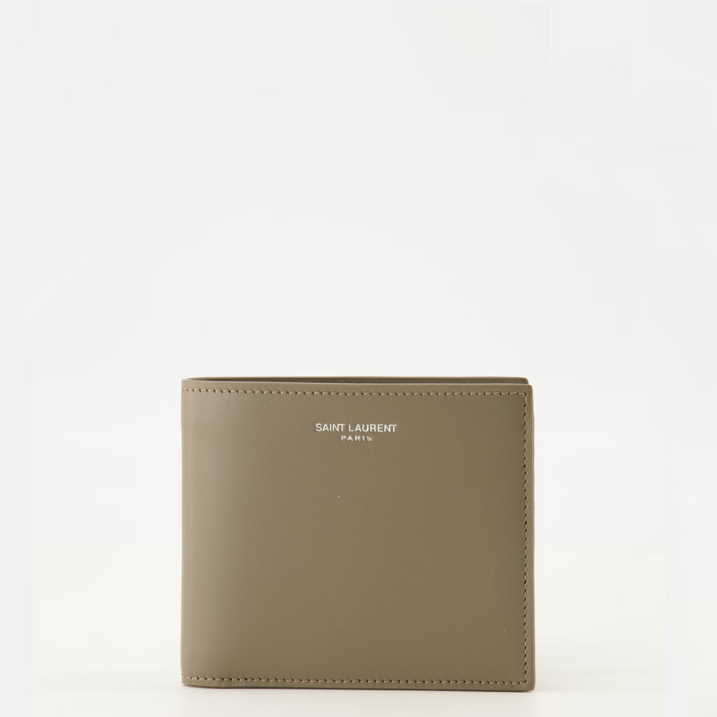 Bild der beige Lederportemonnaies von Saint Laurent Paris für Herren - Frühling/Sommer 2026 - Vorderansicht