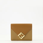 Imagen de las carteras FF Diamonds marrones de la marca Fendi para mujer - Temporada Primavera-Verano 2026 - Vista Frontal