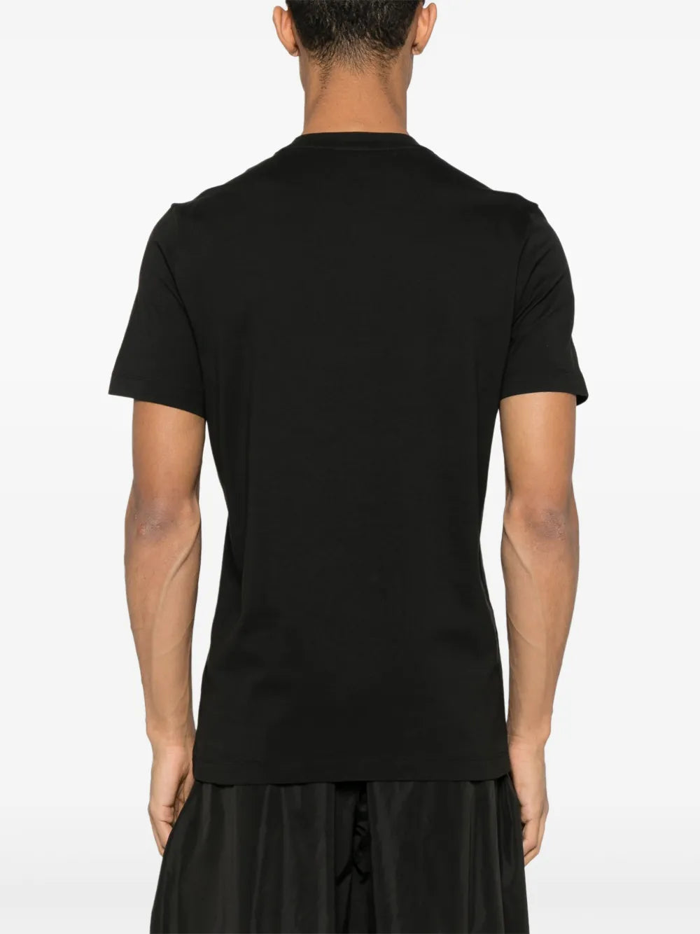 Image of the men's Moncler logo t-shirt - Autumn-Winter Season 2025 - Detailed View_1