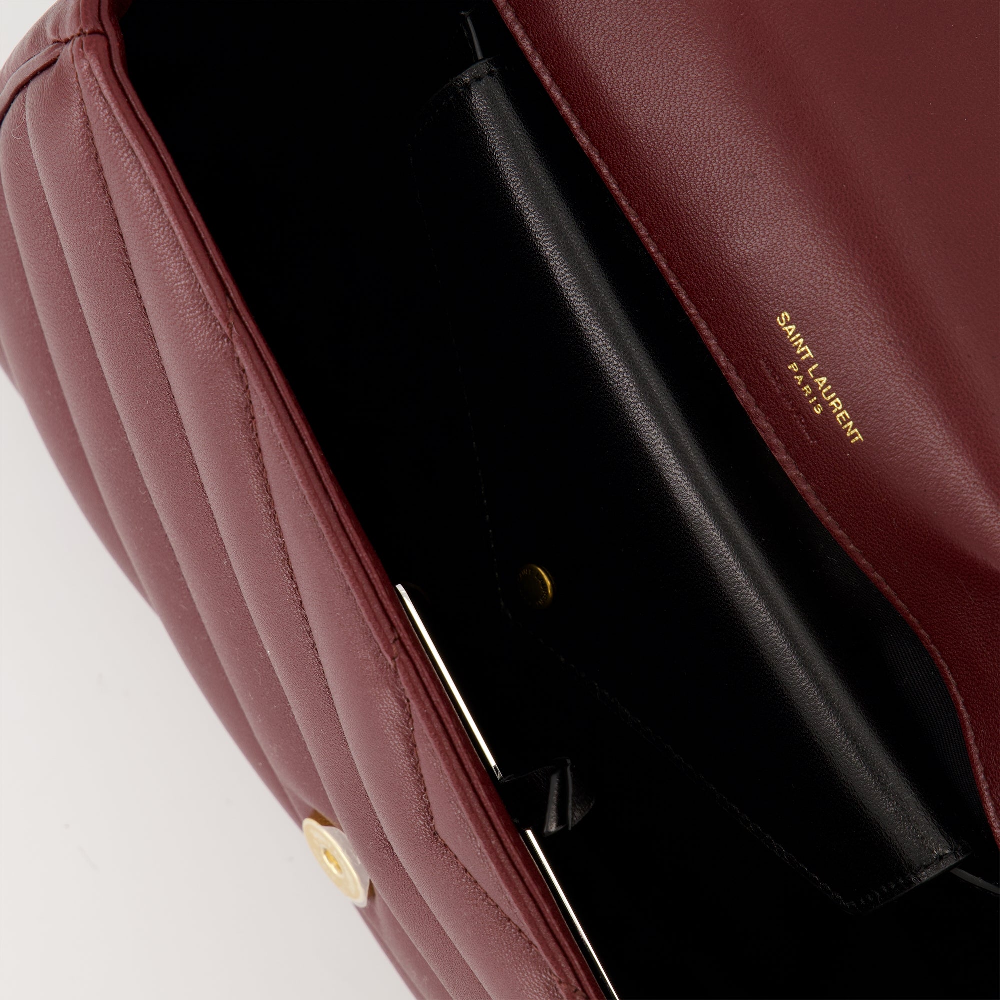 Image de l'article Sac Loulou medium de la marque Saint Laurent pour Femme - Saison Automne-Hiver 2025 - Vue détaillée_3