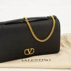 Petite maroquinerie Billetera VLogo con Cadena en Cuero Negro Valentino Garavani Noir Femme