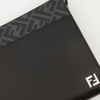 Imagem da pochette Squared FF da marca Fendi para Homem - Temporada Outono-Inverno 2025 - Vista Detalhada_2