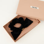 Imagen del chouchou de terciopelo negro de Miu Miu para mujer - Temporada Primavera-Verano 2026 - Vista Detallada_3
